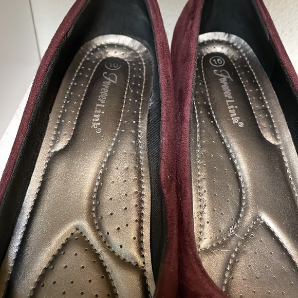 Maroon size 10 chunky heels. - Picture 4 of 5